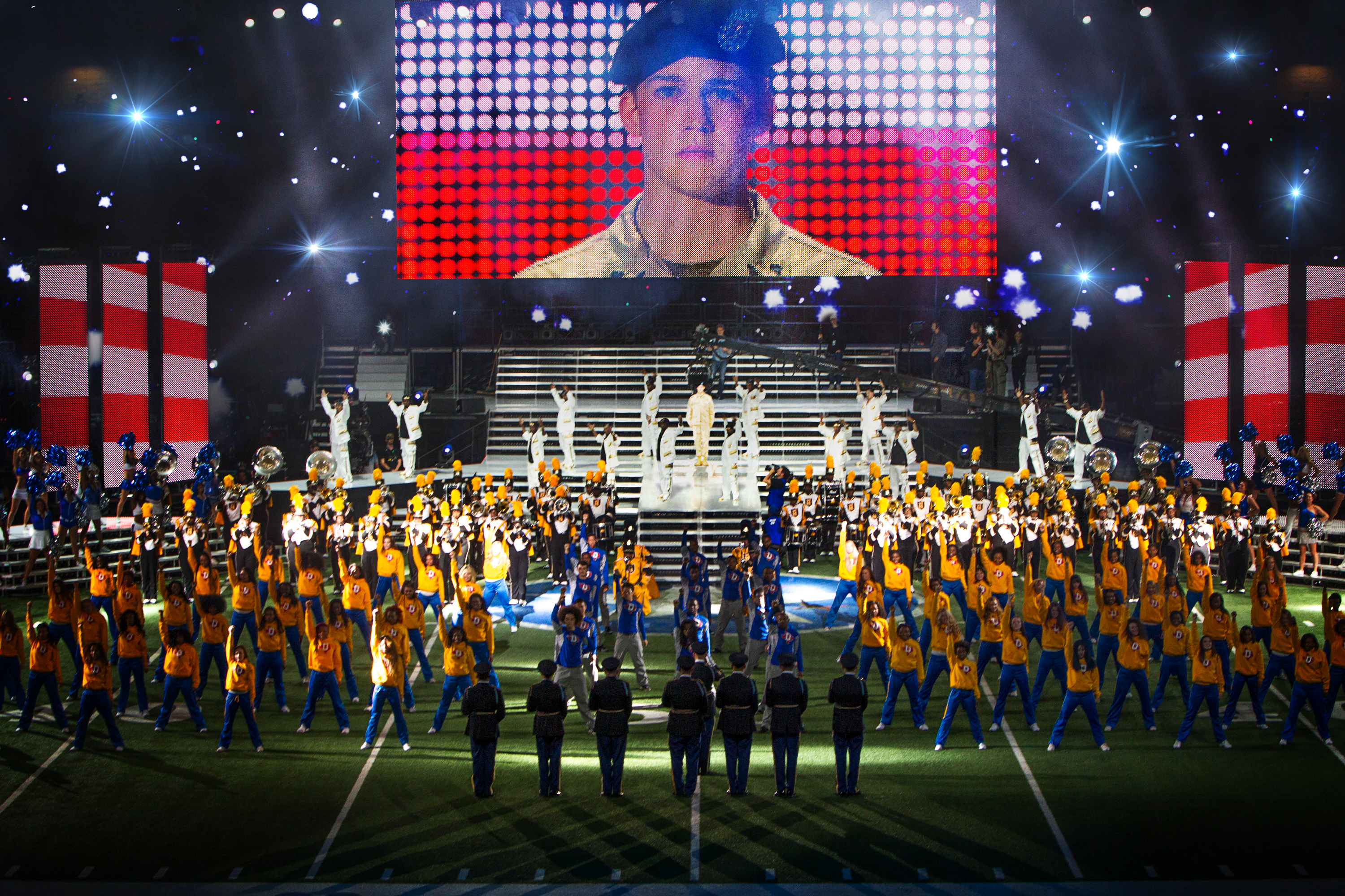 Halbzeitspektakel um die Soldaten in "Die irre Heldentour des Billy Lynn" (2016) (c) TriStar Pictures